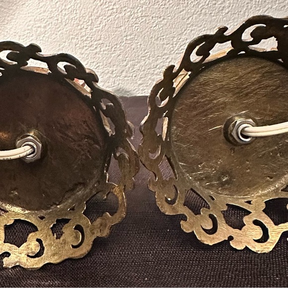 Two Vintage Capodimonte-style Porcelain and Brass Accent Lamps Read Description* - Picture 11 of 13